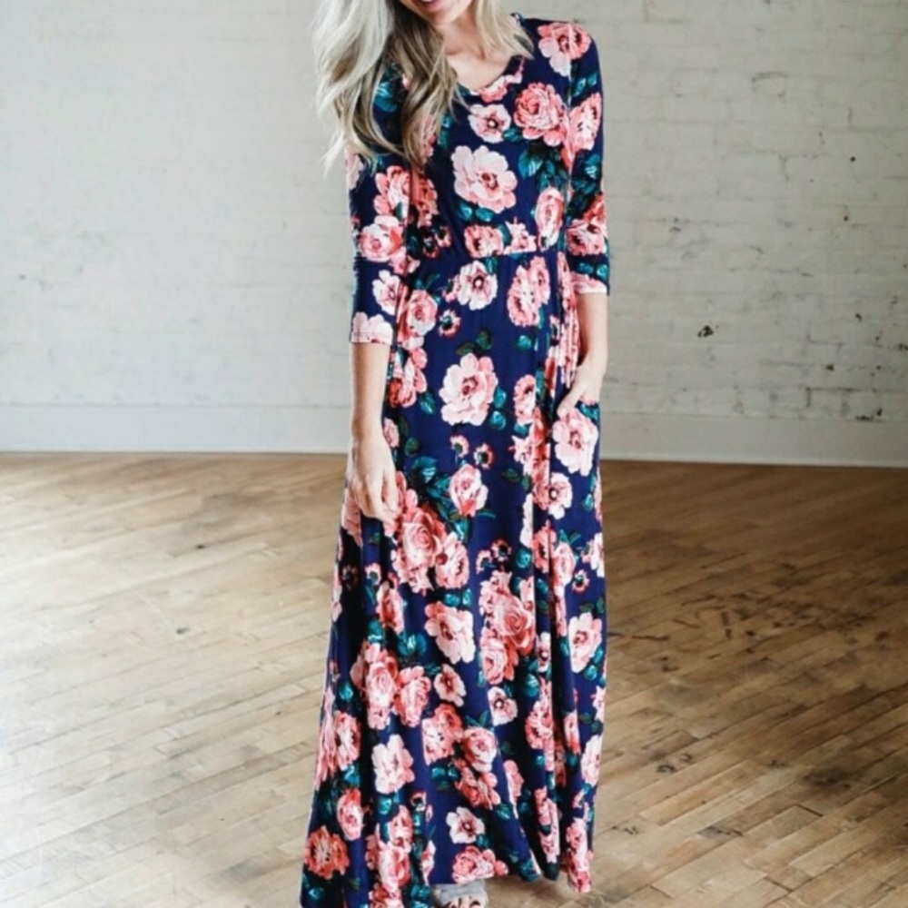 🌱 3 LEFT 🌱 Floral Navy & Pink Dress